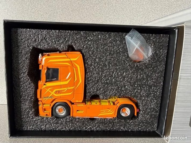 🟠 WSI Scania Highline Aurenico 4x2 – Échelle 1/50