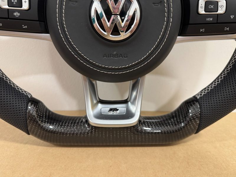 Volant carbone VW