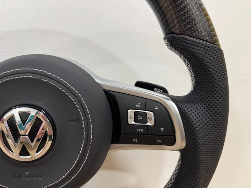 Volant carbone VW